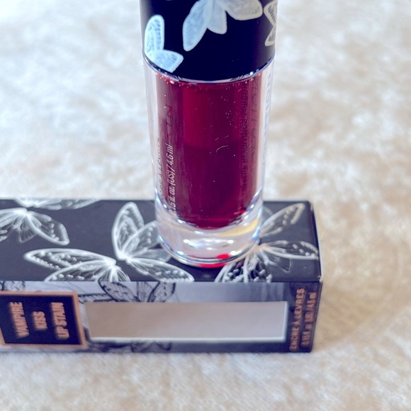 Brand New Revolution Vampire Kiss Lip Stain & Enchanted Kiss Black Lipstick - Picture 8 of 14